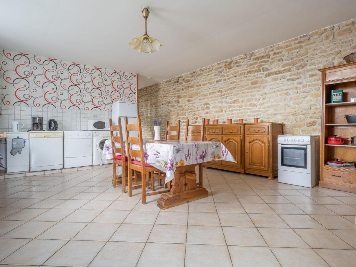 Vintage Holiday Home With Private Garden Nouart المظهر الخارجي الصورة